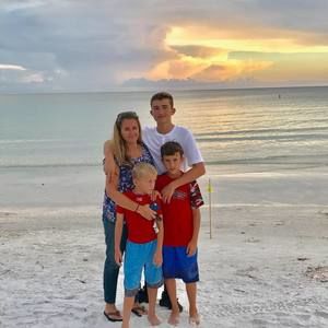 Meet your Posher, Julia